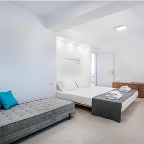 4 bedroom villa with pool and sea view in Perithia, Corfu, sleeps 9